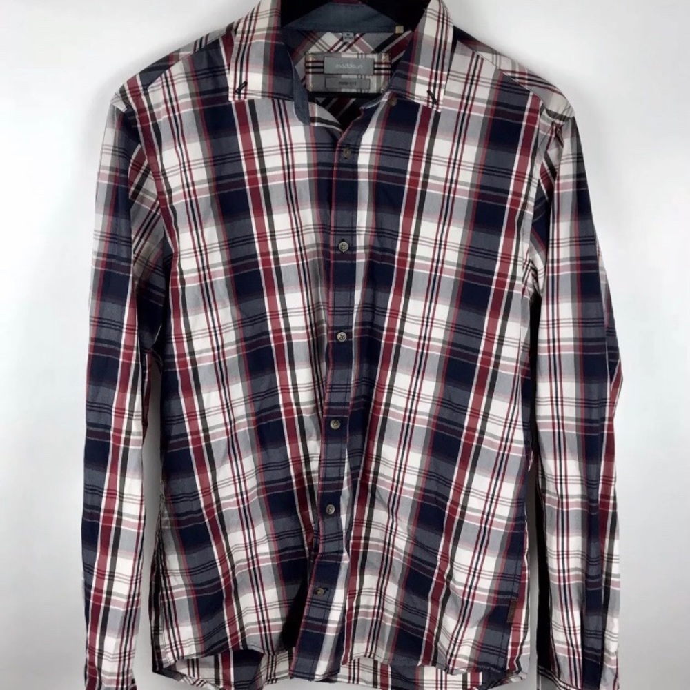 Madison modern fit button up size: M